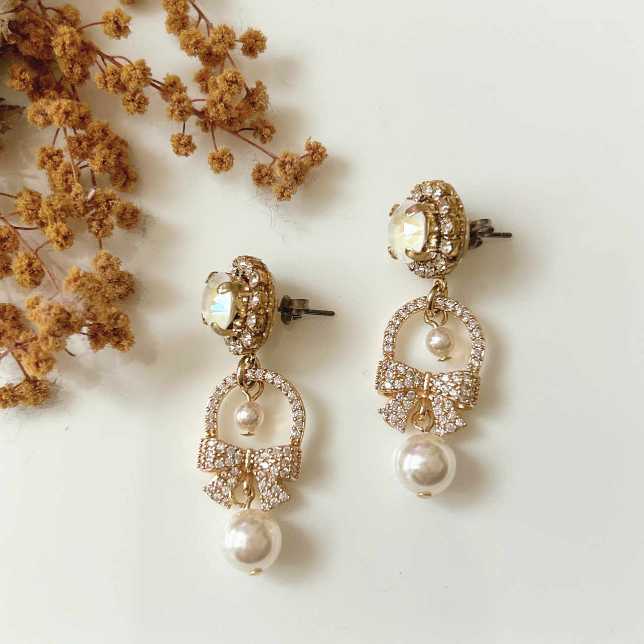 リボンとパールのピアス【スワロフスキー･上品･ウェディング･ブライダル･wedding】{RPG-1020｝