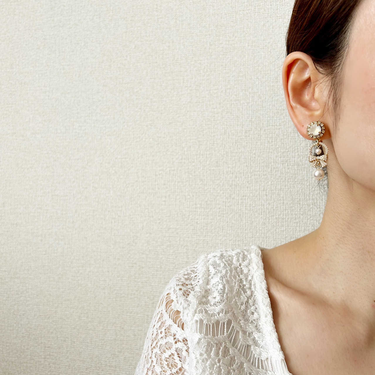 リボンとパールのピアス【スワロフスキー･上品･ウェディング･ブライダル･wedding】{RPG-1020｝