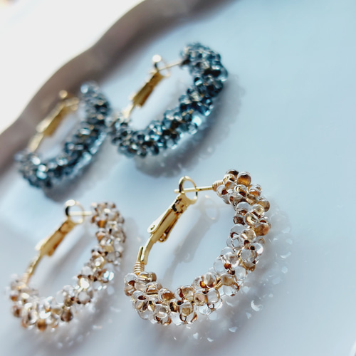 チェコビーズのフープピアス【ブロンズラインファルファーレ】 ピアス