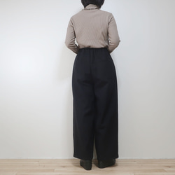 非対称❣大人女子の重なるタック～フロントタックのロングパンツ（ウール／黒色） 11枚目の画像