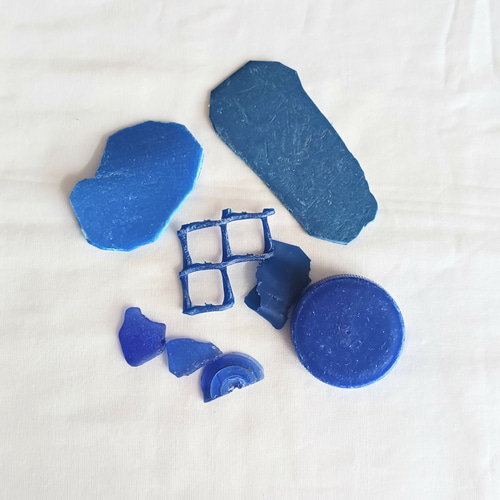海洋プラスチック イヤリング シーグラス コバルトブルー 樹脂 