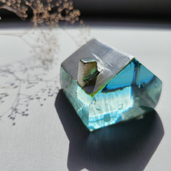ガラスの家　置物　インテリア　銀屋根　クリア＆ブルー 7枚目の画像
