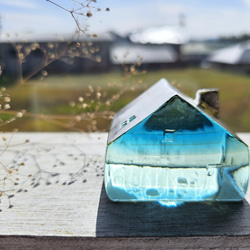 ガラスの家　置物　インテリア　銀屋根　クリア＆ブルー 4枚目の画像