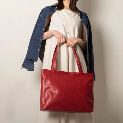 【JACQUEMUS】ル・チキート・モワイエン レザートートバッグ JACQUEMUS】ル・チキート・モワイエン レザートートバッグ