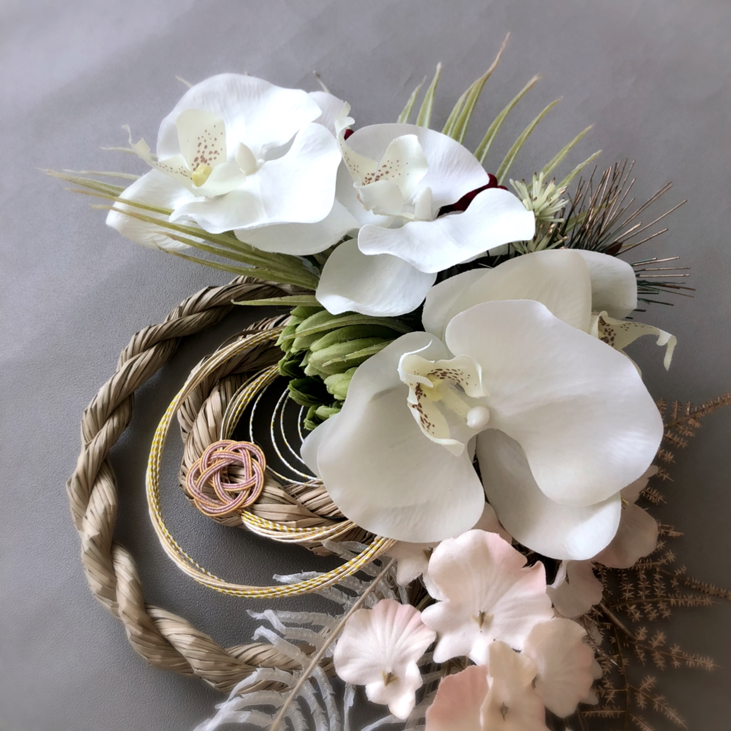 SALE♡紅白ダリアのしめ縄タッセル♡お正月飾り 2025♡メルカリ便発送 SALE♡紅白ダリアのしめ縄タッセル♡お正月飾り 2025♡メルカリ便発送