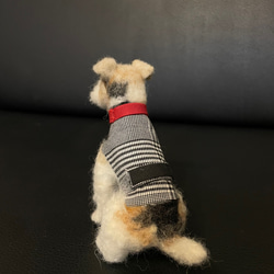 羊毛フェルト犬　ベスト犬　ワイヤーフォックステリア　Ｂ 4枚目の画像