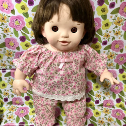 ぽぽちゃんのピンクのお花模様のパジャマ 1枚目の画像