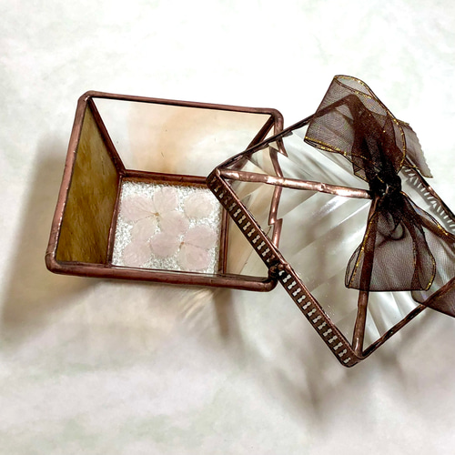 ステンドグラス小物入れ（蓋つき） その他インテリア雑貨 ゆあ工房