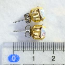 施華洛世奇正常顏色水鑽耳環（8毫米，極光水晶，鈦柱） 第5張的照片