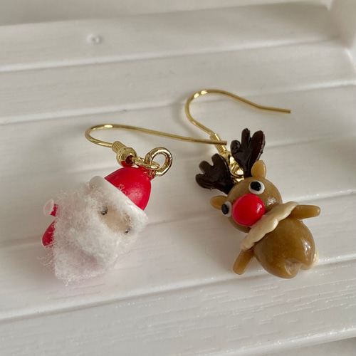 クリスマス ミニチュアサンタ&トナカイピアスorイヤリング ピアス 