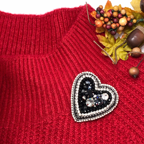 ビーズ刺繍 ブラックビジューのハートブローチ ブローチ Lien 通販