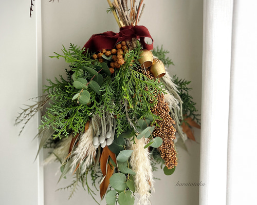 北海道産オオウバユリに白い綿花を針葉樹と束ねた香り豊かな　クリスマス　スワッグ 2d54c57d022309395e9a1671d5c93f