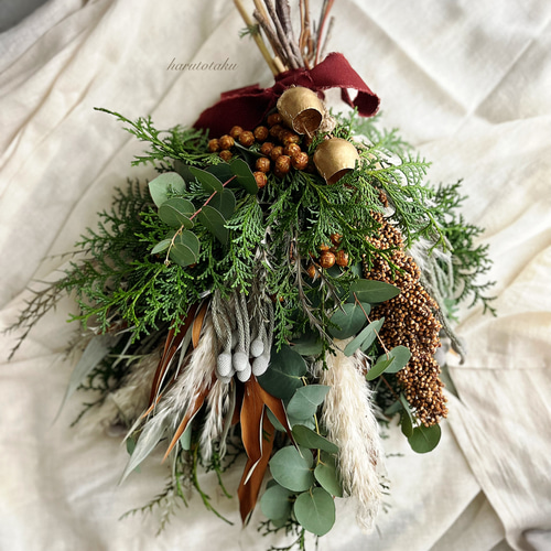 ドライになりゆくスワッグ】パンパスグラスと針葉樹の自然の香り溢れる