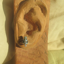 ＜＜前向きカエルのピアス空色　ペア＞＞　アマガエル 5枚目の画像