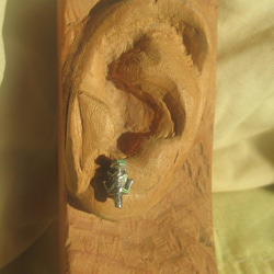 ＜＜前向きカエルのピアス　片耳＞＞　アマガエル 5枚目の画像