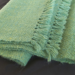 手紡ぎ手織り 羊毛（ウール）１００％ストール きみどり 6枚目の画像