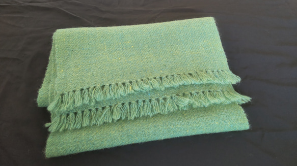 手紡ぎ手織り 羊毛（ウール）１００％ストール きみどり 7枚目の画像