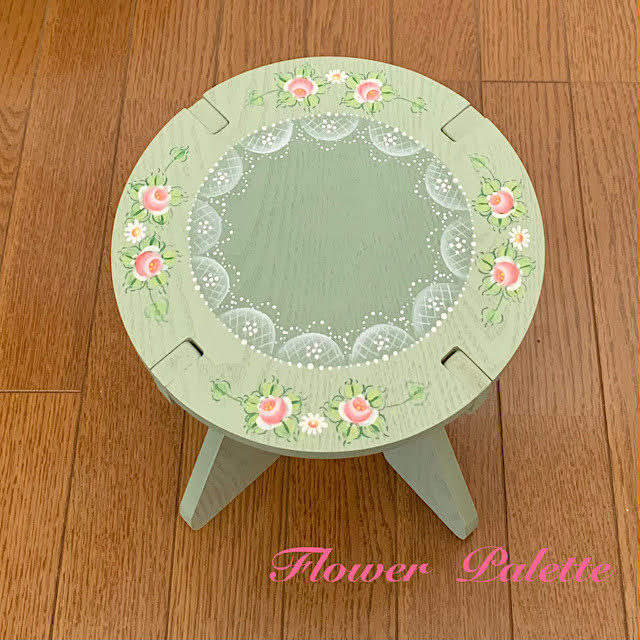 Creema限定　木製　ピンクローズのスツール　グリーン　再販　トールペイント
