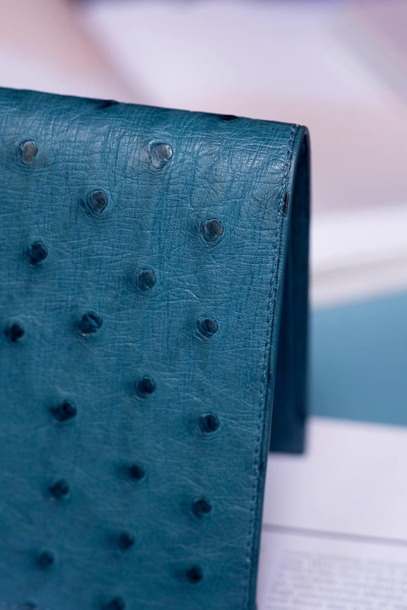 高級オーストリッチ革使用した二つ折り財布。手縫い財布です 4枚目の画像