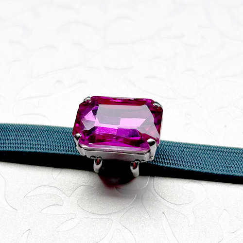 ○帯留 bijou rectangle○fuchsia pink 帯留め uzuz works 通販