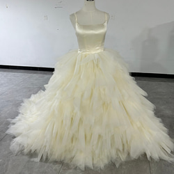 豪華！アイボリー  ウエディングドレス 柔らかく重ねたチュールスカート 花嫁/前撮り 1枚目の画像