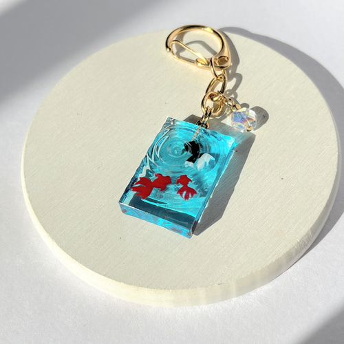 ☆雪傘と白雪キツネ☆　他レジンキーホルダー計7点 304】金魚の池のキーホルダー／金魚／レジン （レジン♡金魚