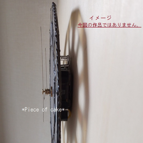 ステンドグラスの掛け時計＜ピンク花型＞ (CL04A)＜壁掛け時計