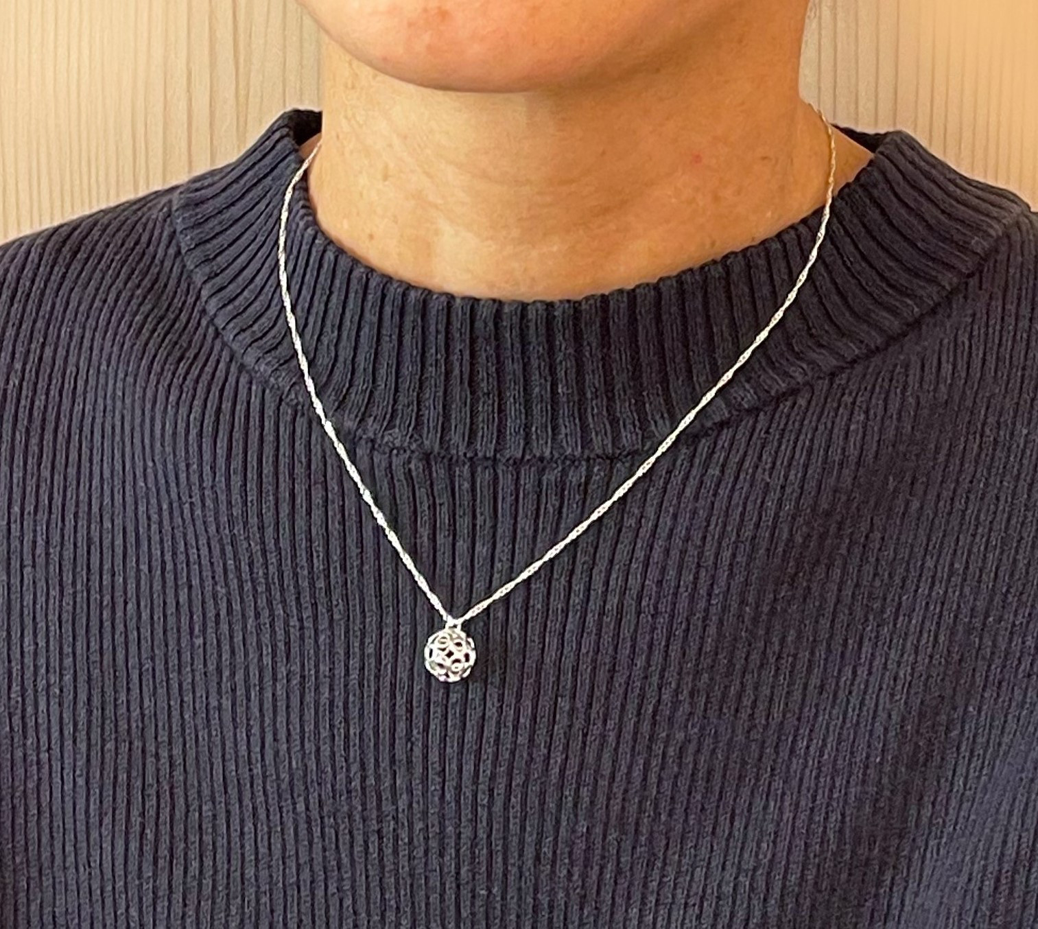 【925シルバー】サッカー・透かしボール(小-2) ネックレス