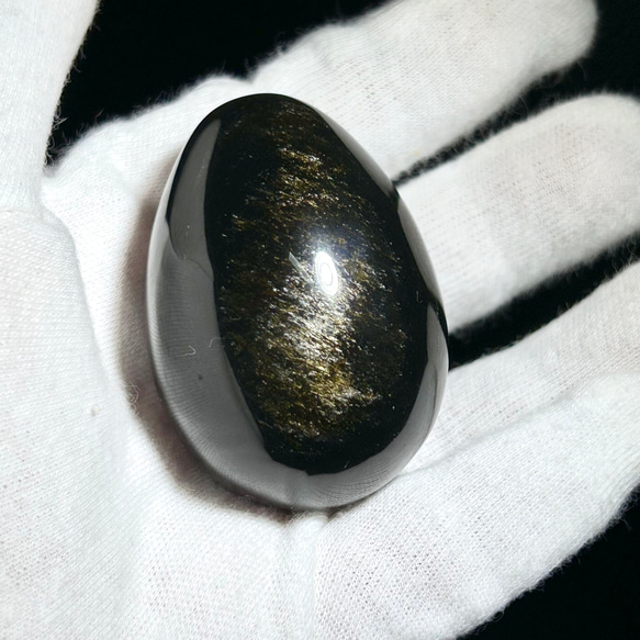 艶々　たまご型　天然石　ゴールデンオブシディアン（黒曜石）1個　約50ｍｍ　天然石インテリア・置物として 6枚目の画像