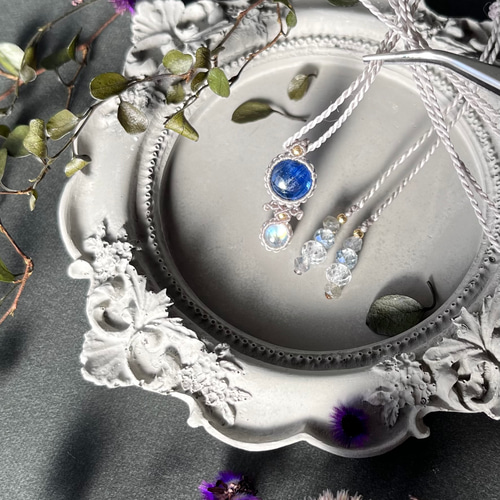 アクアカイヤナイト・ホワイトムーンストーンのマクラメネックレス 2122 精神の成長♡カイヤナイト&ムーンストーン天然石♡マクラメネックレス