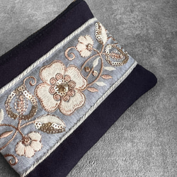 インド刺繍×帆布/ティッシュポーチ〈くすみブルーフラワー〉 3枚目の画像
