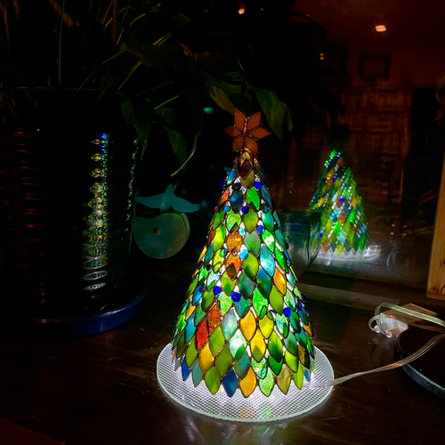 クリスマスツリー（ステンドグラスのランプ） スタンドライト