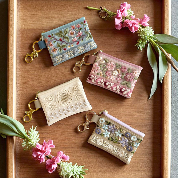 【旅気分2025 】22種類から2点選べる◆インド刺繍/ミニポーチセット/マルチポーチ 1枚目の画像