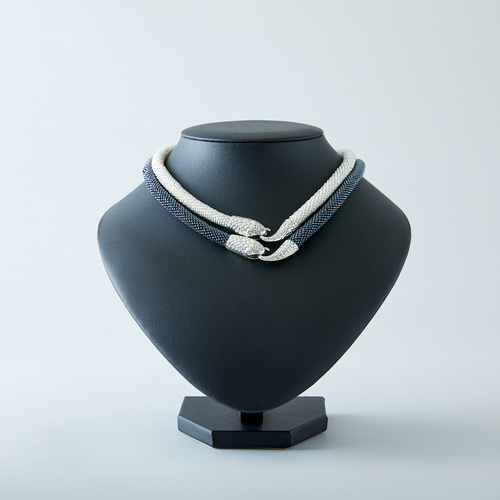 受注生産】EWIGKEIT〜永遠〜蛇のネックレス white ネックレス