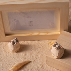 木彫りのぬいぐるみ猫、かわいい造形、テーブルの置物 3枚目の画像