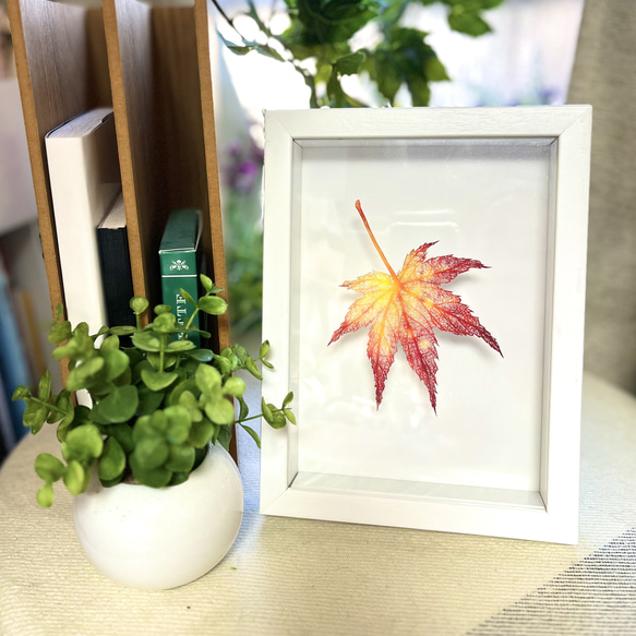 切り絵「紅葉-深まる秋」ハガキサイズ　インテリア　プレゼント 