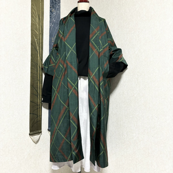 大島紬で作ったコート　冬芽 1枚目の画像