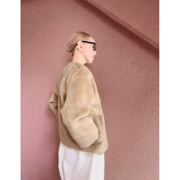 RATA❤️特製優質面料❤️成人超保暖冬季外套❤️百搭時尚，可輕鬆搭配現代或復古服飾❤️米色絨毛 第10張的照片