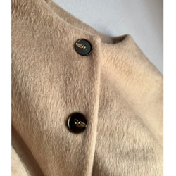 RATA❤️特製優質面料❤️成人超保暖冬季外套❤️百搭時尚，可輕鬆搭配現代或復古服飾❤️米色絨毛 第3張的照片