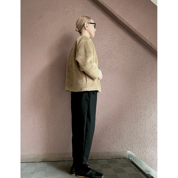 RATA❤️特製優質面料❤️成人超保暖冬季外套❤️百搭時尚，可輕鬆搭配現代或復古服飾❤️米色絨毛 第7張的照片