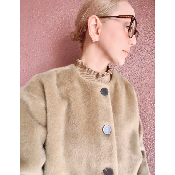 RATA❤️特製優質面料❤️成人超保暖冬季外套❤️百搭時尚，可輕鬆搭配現代或復古服飾❤️米色絨毛 第2張的照片