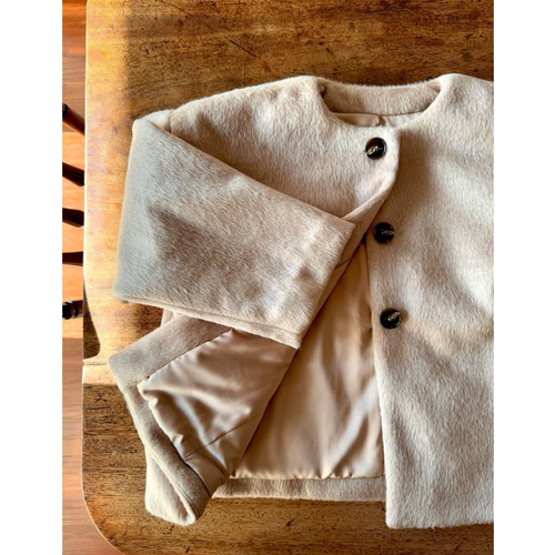 値下げしました！！RATA❤️上品質素材❤️大人の冬ジャケット RATA❤️特別な上質素材❤️保温力高い大人の冬ジャケット❤️綺麗め