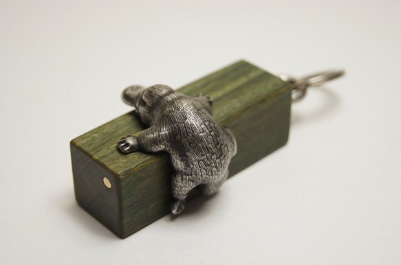 カモノハシ　パロサント（木材）ピューター（金属）キーホルダー、バッグチャーム、置物 5枚目の画像