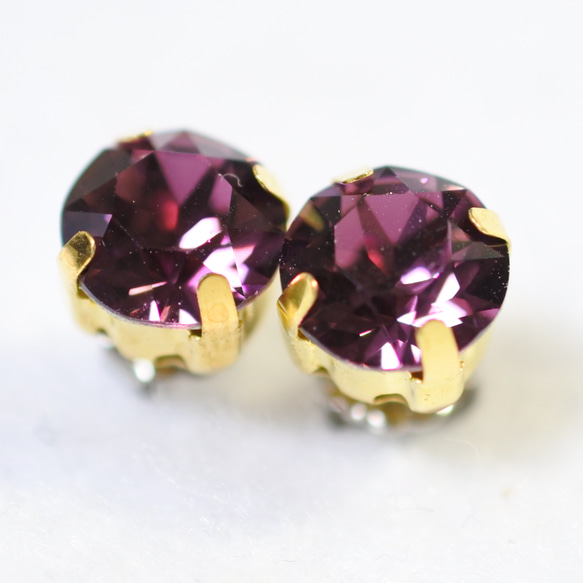 施華洛世奇正常顏色水鑽耳環（8毫米，紫水晶，鈦柱） 第2張的照片