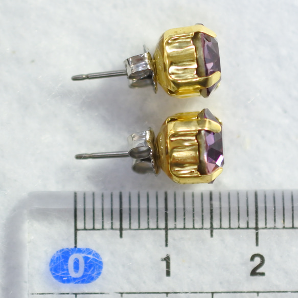 施華洛世奇正常顏色水鑽耳環（8毫米，虹膜，鈦柱） 第5張的照片