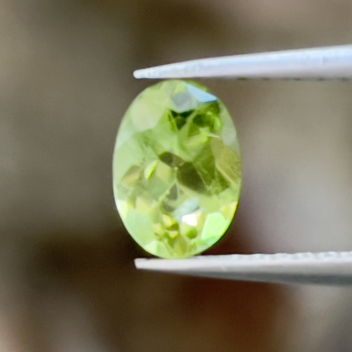 ペリドット クールなグリーンカラーが美しいペリドット ルース