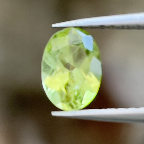 ペリドット クールなグリーンカラーが美しいペリドット ルース