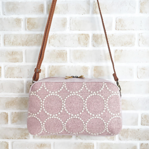 ミナペルホネン まるポシェット タンバリン ピンク 細く 