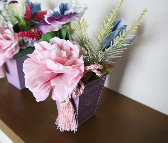 仏花　喪中はがきにさりげなく想いを届ける弔いの花（ピンク可愛いミニアレンジ1対）ご仏壇用（No.393-170） 4枚目の画像