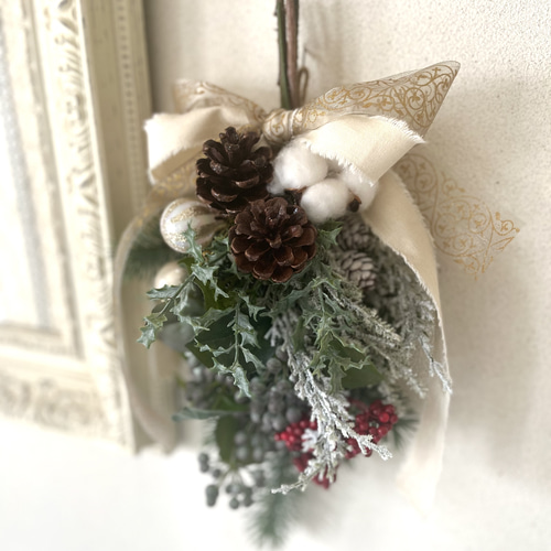 モミとヒイラギのクリスマススワッグアートフラワーモミ